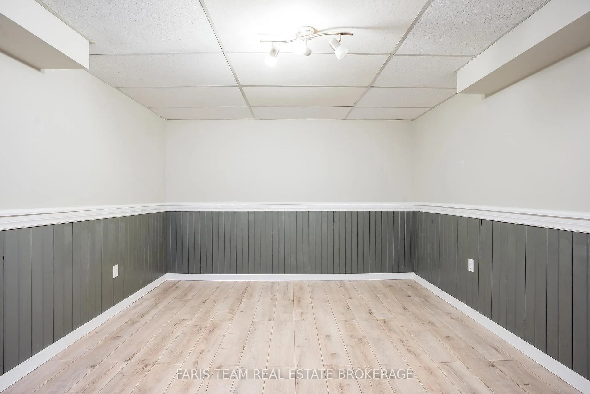 Photo 28 of 37 Wilde Place, Barrie, Letitia Heights — HOMEH
