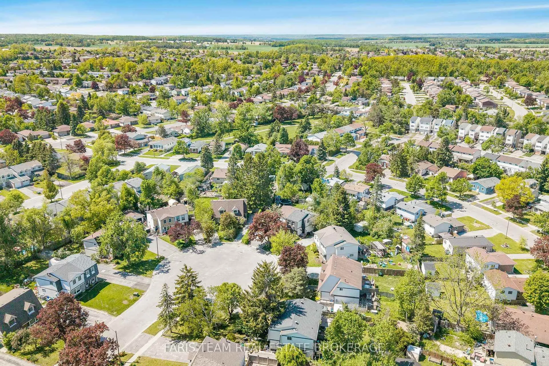 Photo 43 of 37 Wilde Place, Barrie, Letitia Heights — HOMEH