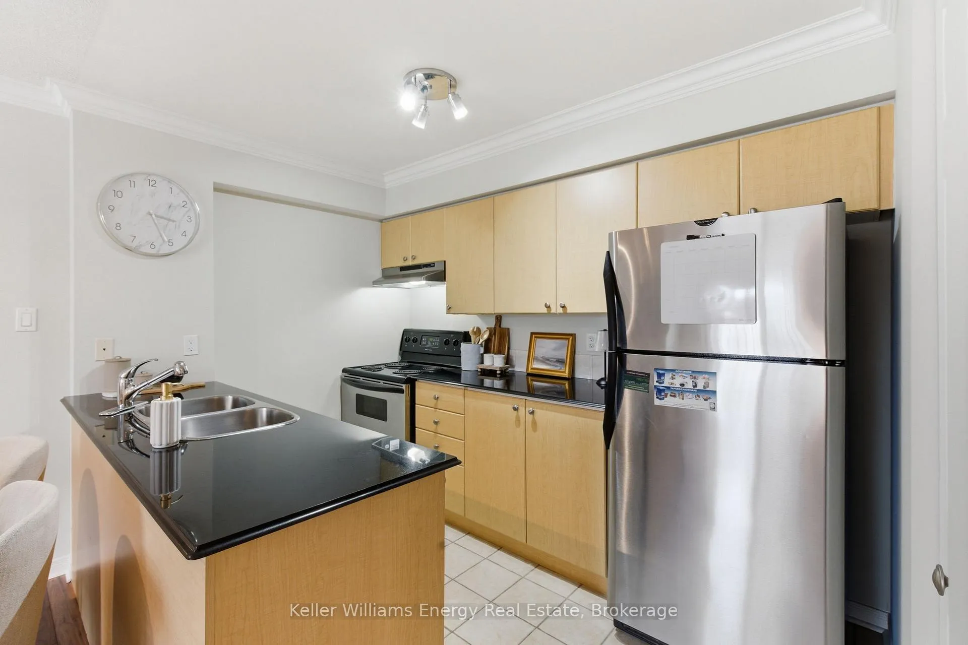 Photo 6 of Unit 301, 90 Aspen Springs Drive, Clarington, Bowmanville — HOMEH