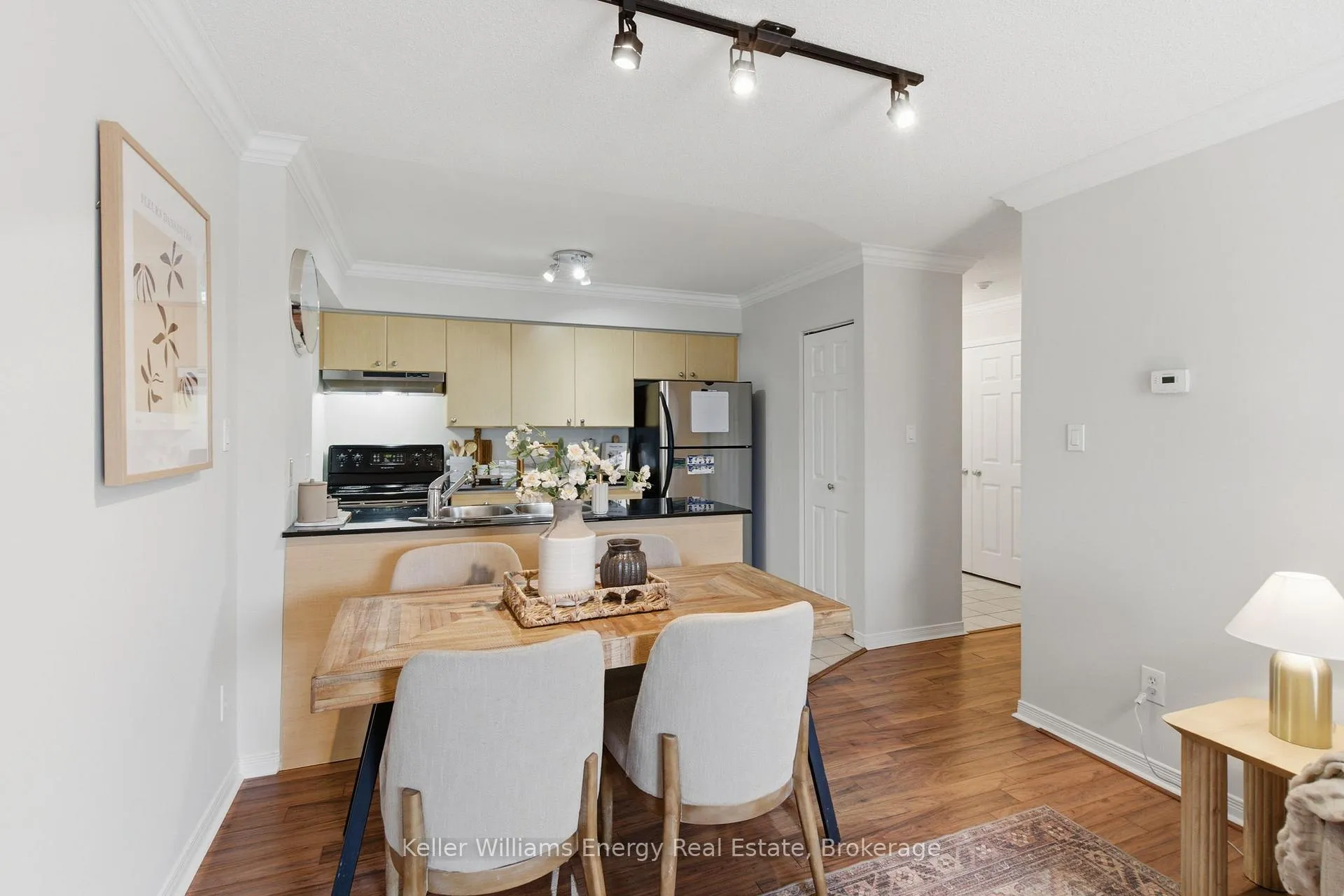 Photo 8 of Unit 301, 90 Aspen Springs Drive, Clarington, Bowmanville — HOMEH