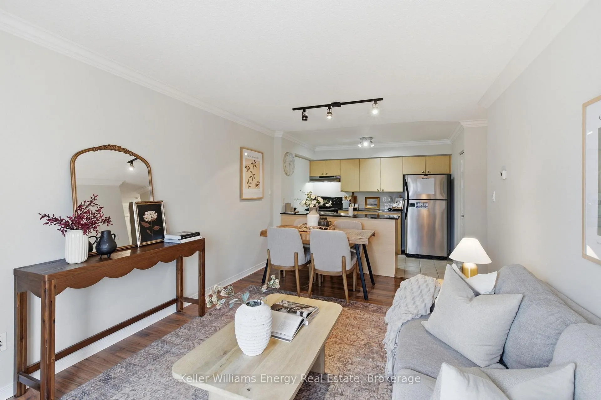 Photo 10 of Unit 301, 90 Aspen Springs Drive, Clarington, Bowmanville — HOMEH