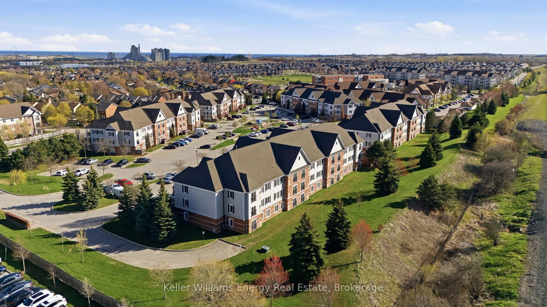 Photo 32 of Unit 301, 90 Aspen Springs Drive, Clarington, Bowmanville — HOMEH