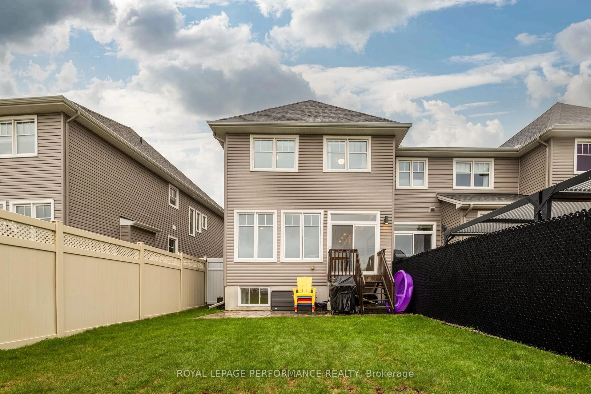 Photo 36 of 365 Mishawashkode Street, Ottawa, Camelot — HOMEH