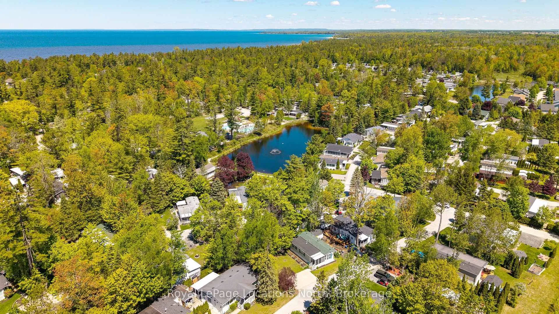 Photo 2 of 55 Topaz Street, Wasaga Beach — HOMEH