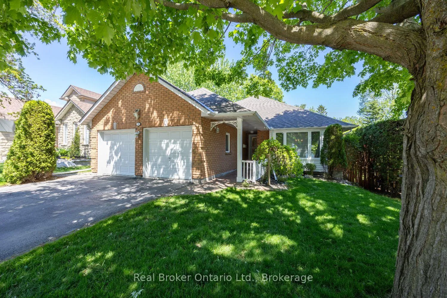 Photo 1 of 39 Valleycrest Drive, Clarington, Courtice — HOMEH