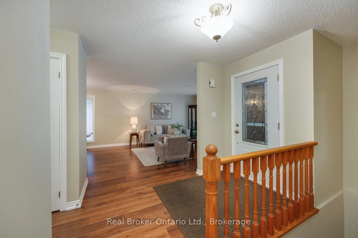 Photo 5 of 39 Valleycrest Drive, Clarington, Courtice — HOMEH