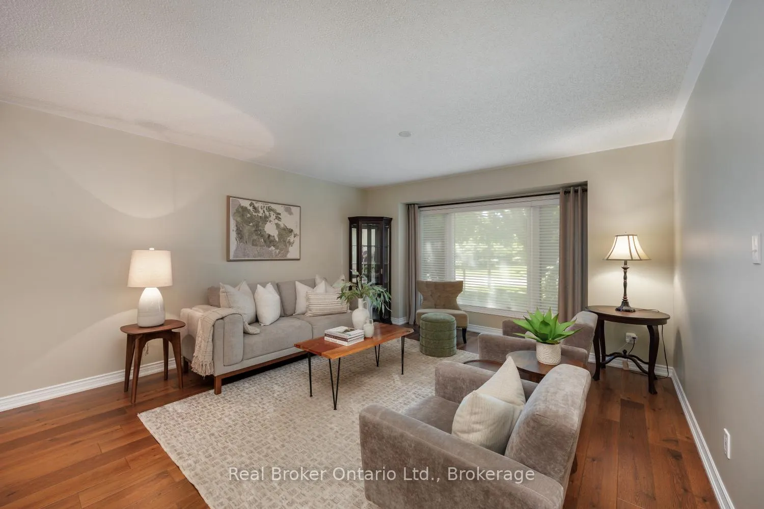 Photo 7 of 39 Valleycrest Drive, Clarington, Courtice — HOMEH
