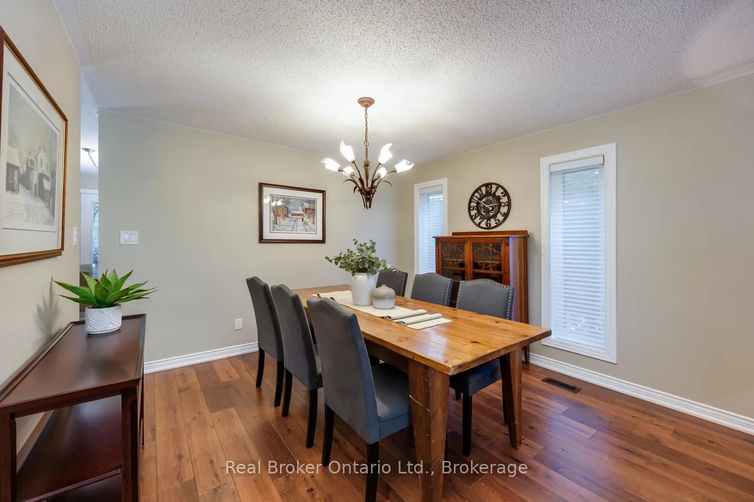 Photo 9 of 39 Valleycrest Drive, Clarington, Courtice — HOMEH