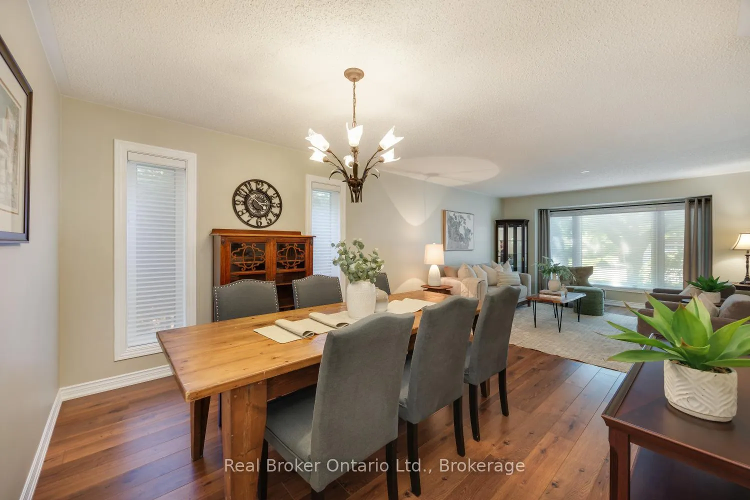 Photo 10 of 39 Valleycrest Drive, Clarington, Courtice — HOMEH