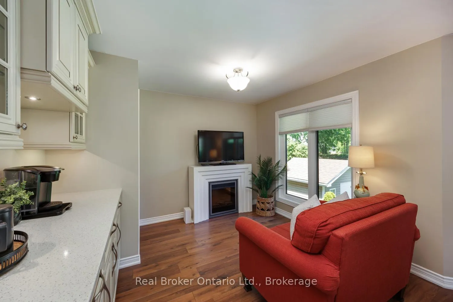 Photo 12 of 39 Valleycrest Drive, Clarington, Courtice — HOMEH
