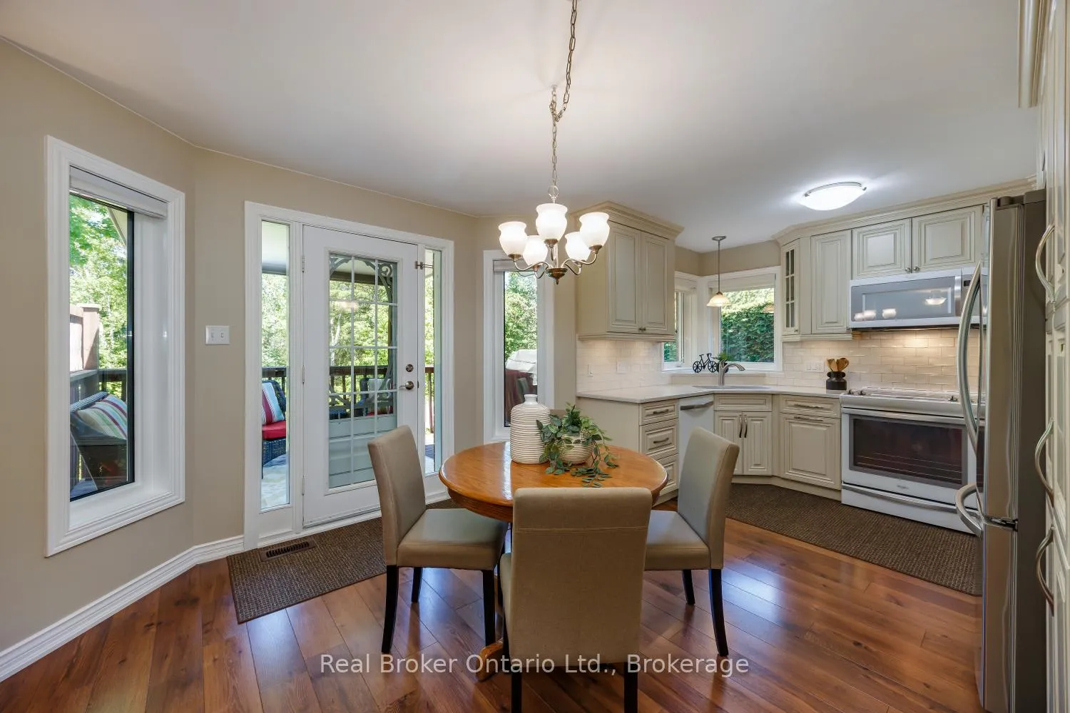 Photo 16 of 39 Valleycrest Drive, Clarington, Courtice — HOMEH