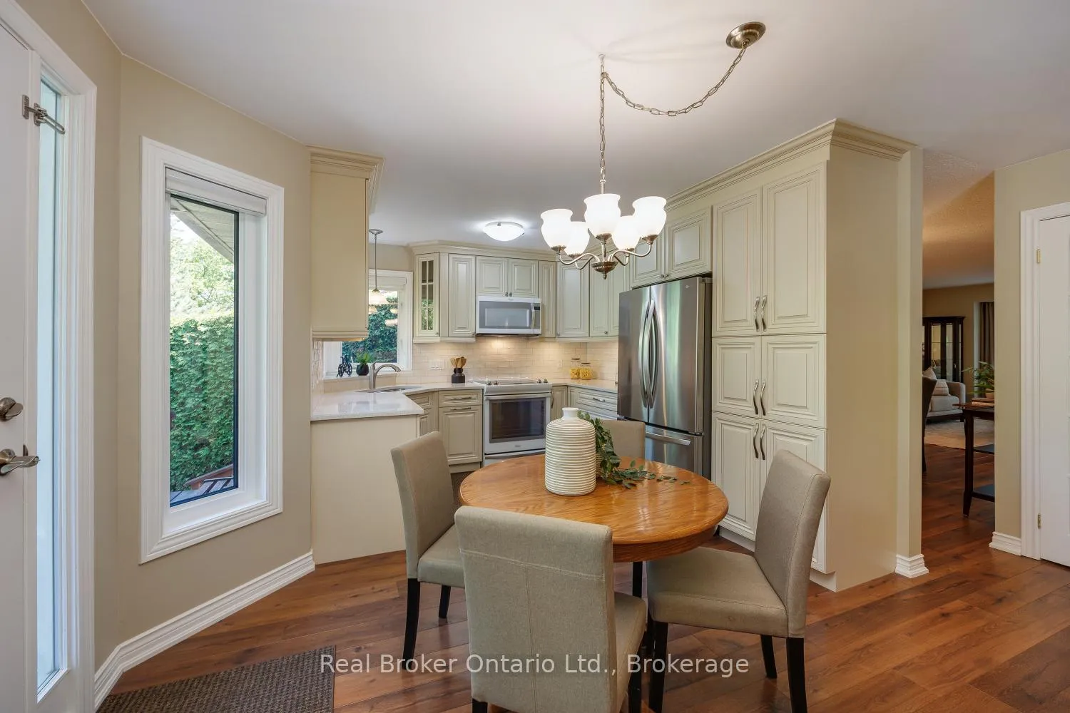 Photo 17 of 39 Valleycrest Drive, Clarington, Courtice — HOMEH