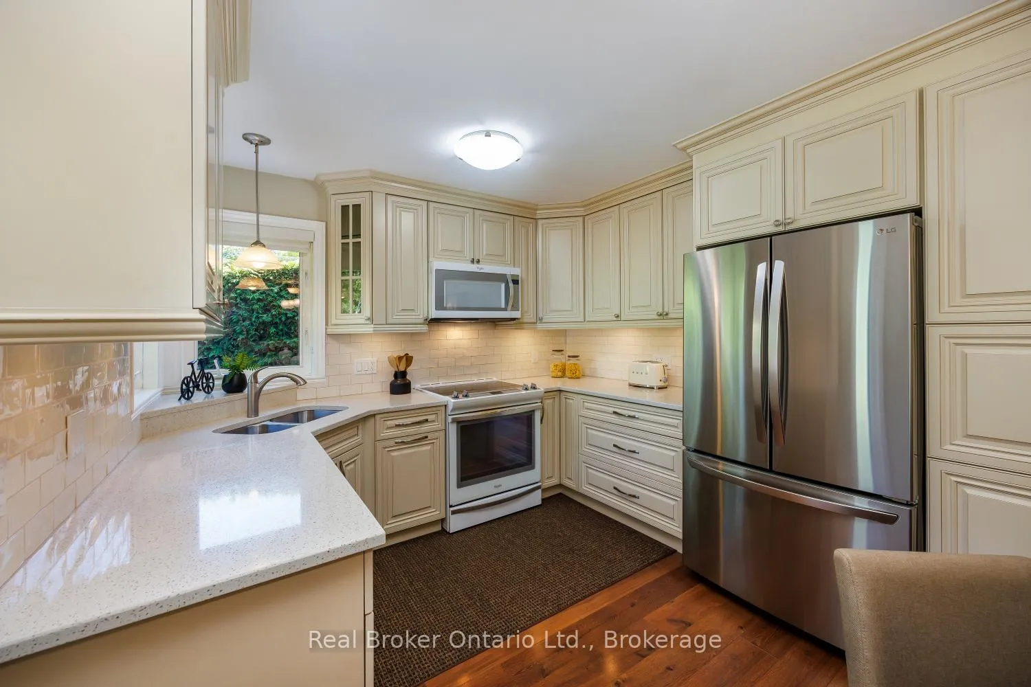 Photo 18 of 39 Valleycrest Drive, Clarington, Courtice — HOMEH