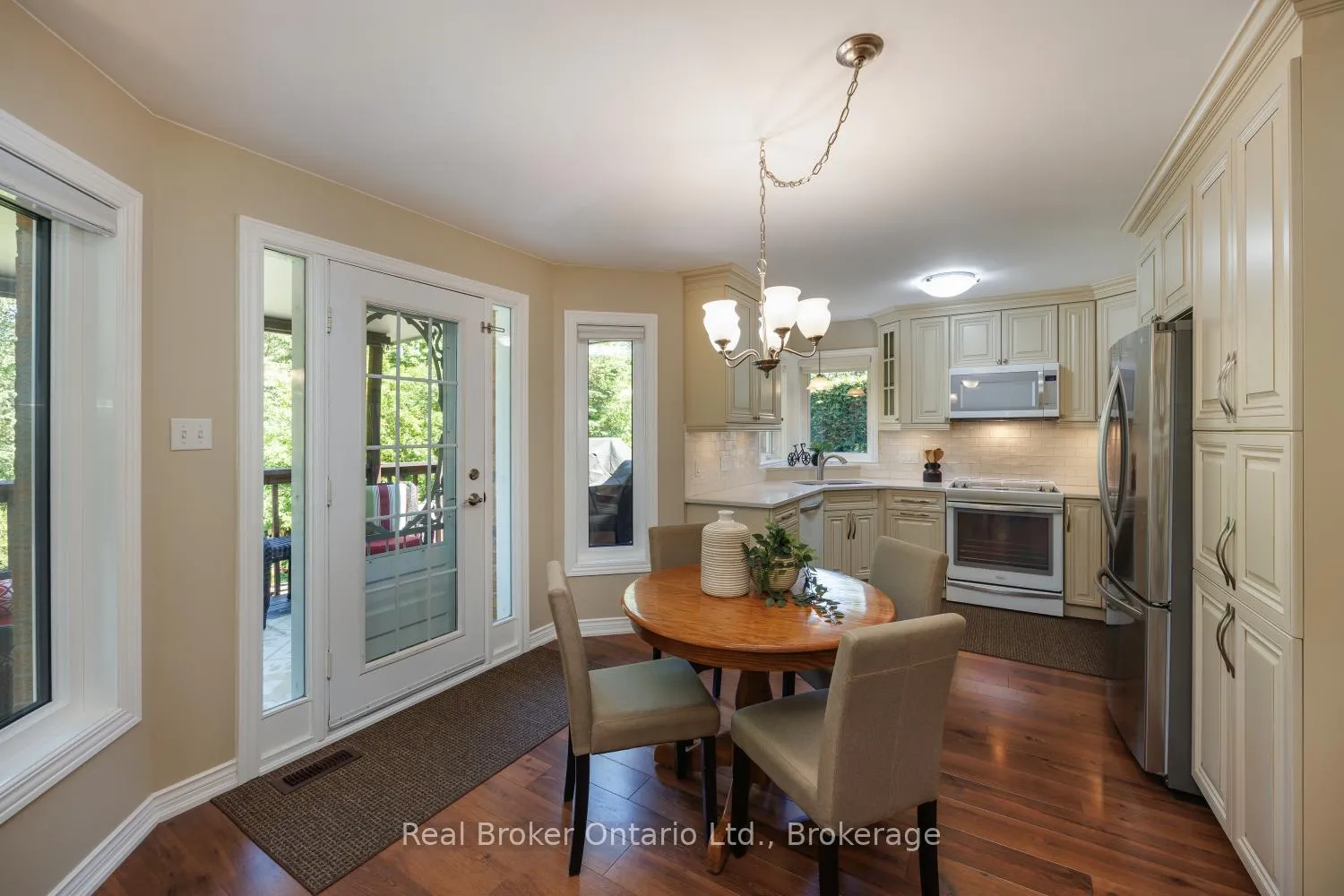 Photo 21 of 39 Valleycrest Drive, Clarington, Courtice — HOMEH