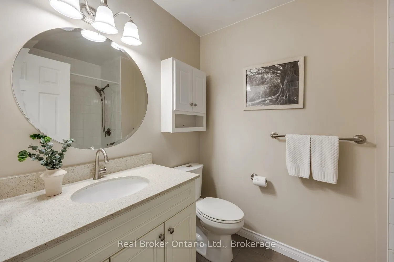 Photo 25 of 39 Valleycrest Drive, Clarington, Courtice — HOMEH