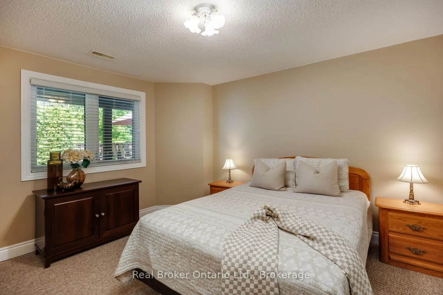 Photo 28 of 39 Valleycrest Drive, Clarington, Courtice — HOMEH