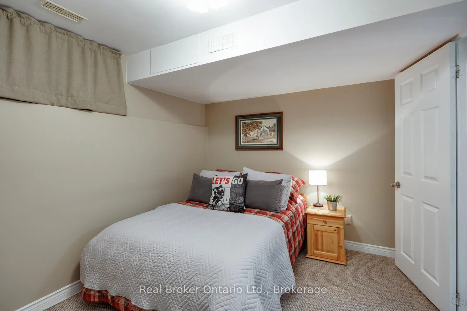 Photo 29 of 39 Valleycrest Drive, Clarington, Courtice — HOMEH