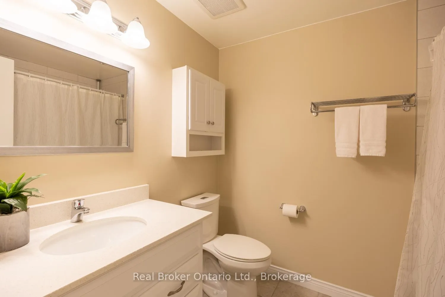 Photo 30 of 39 Valleycrest Drive, Clarington, Courtice — HOMEH