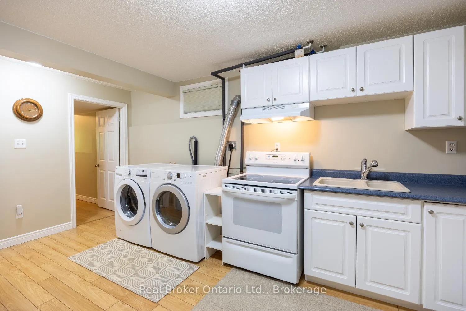 Photo 33 of 39 Valleycrest Drive, Clarington, Courtice — HOMEH