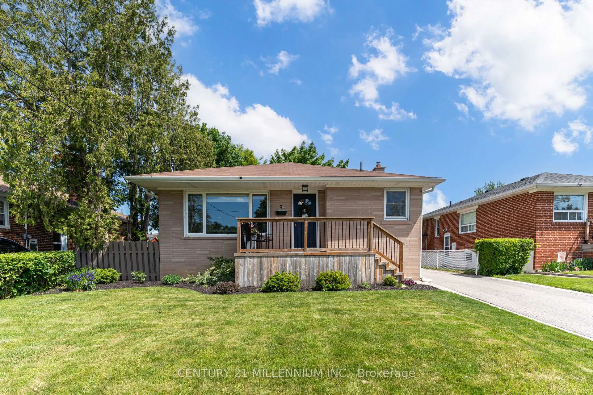 Photo 1 of 9 Prince Charles Drive, Halton Hills, Georgetown — HOMEH