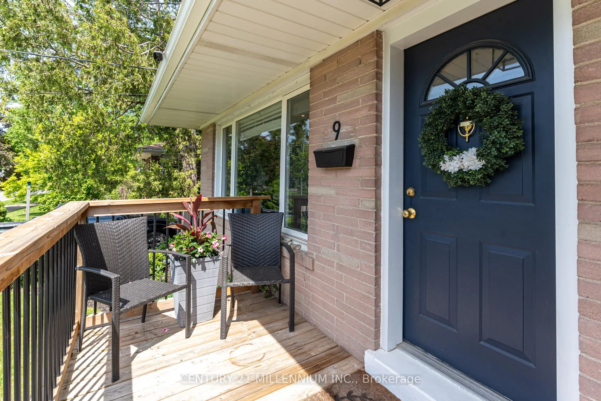 Photo 2 of 9 Prince Charles Drive, Halton Hills, Georgetown — HOMEH