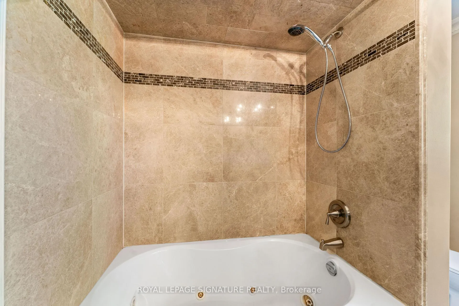 Photo 30 of 74 Willis Road, Vaughan, East Woodbridge — HOMEH