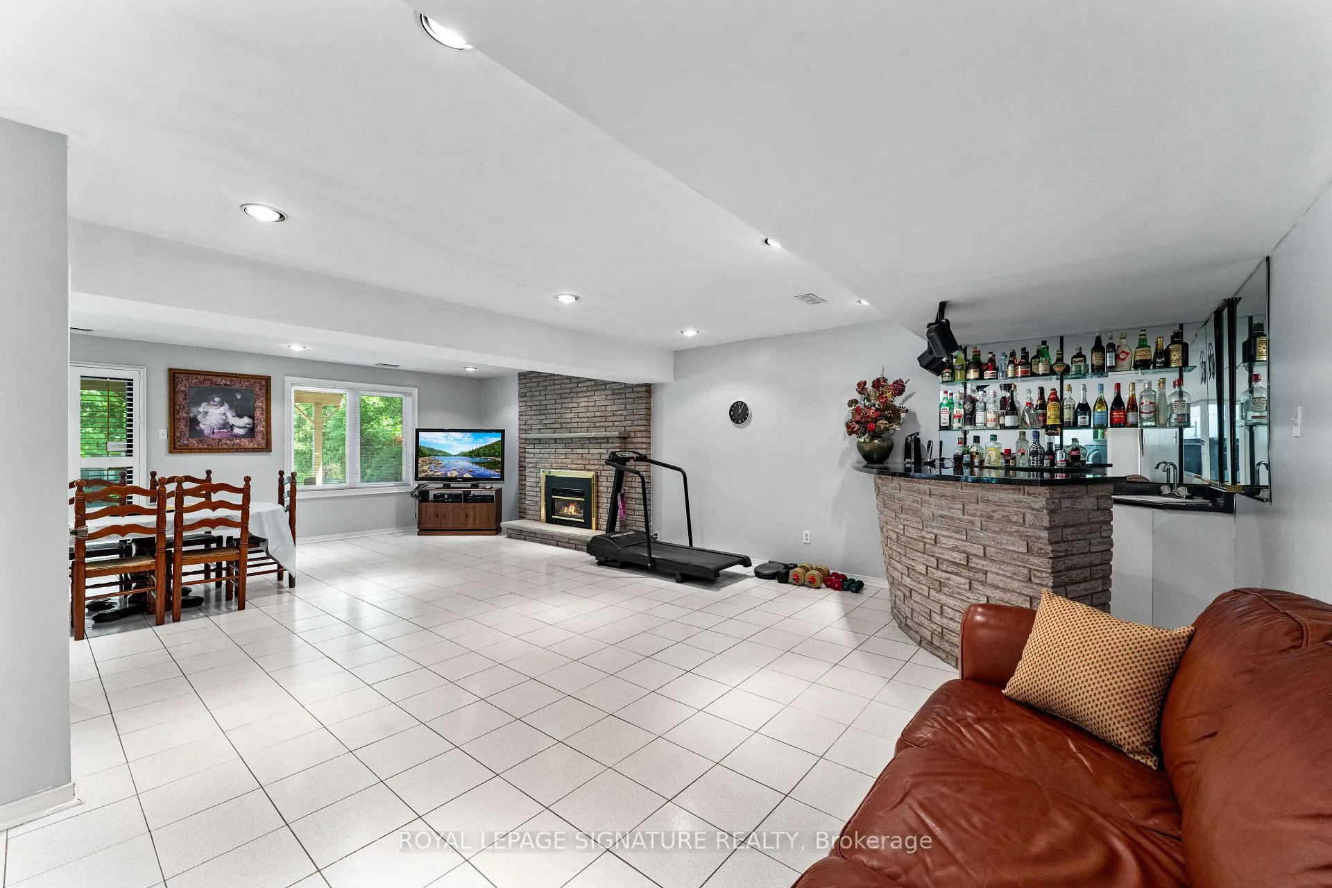 Photo 33 of 74 Willis Road, Vaughan, East Woodbridge — HOMEH