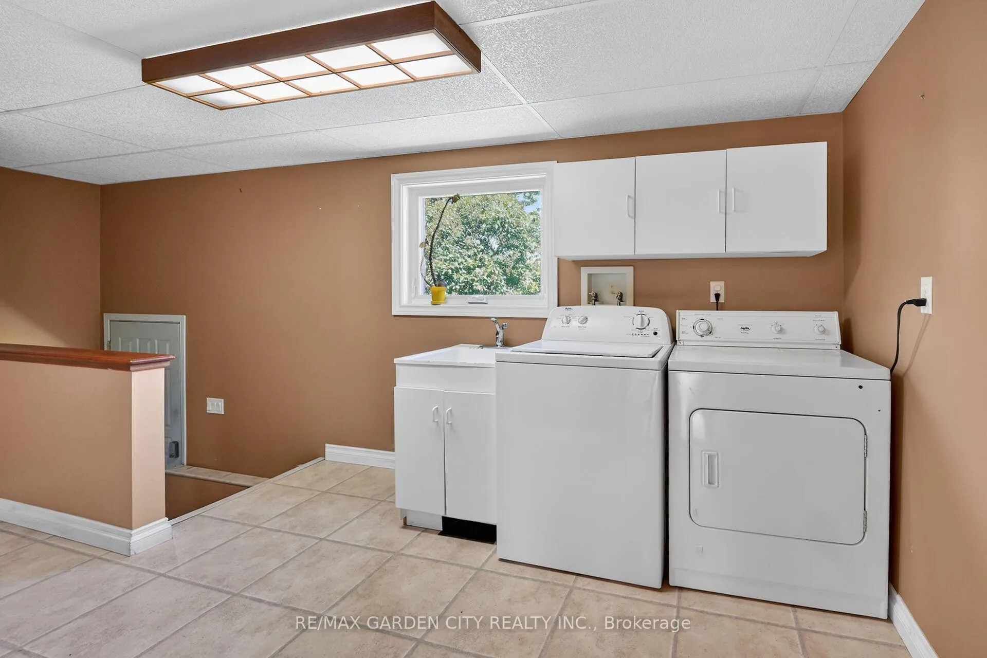 Photo 15 of 1651 Second Avenue, St. Catharines, Rural Fourth — HOMEH