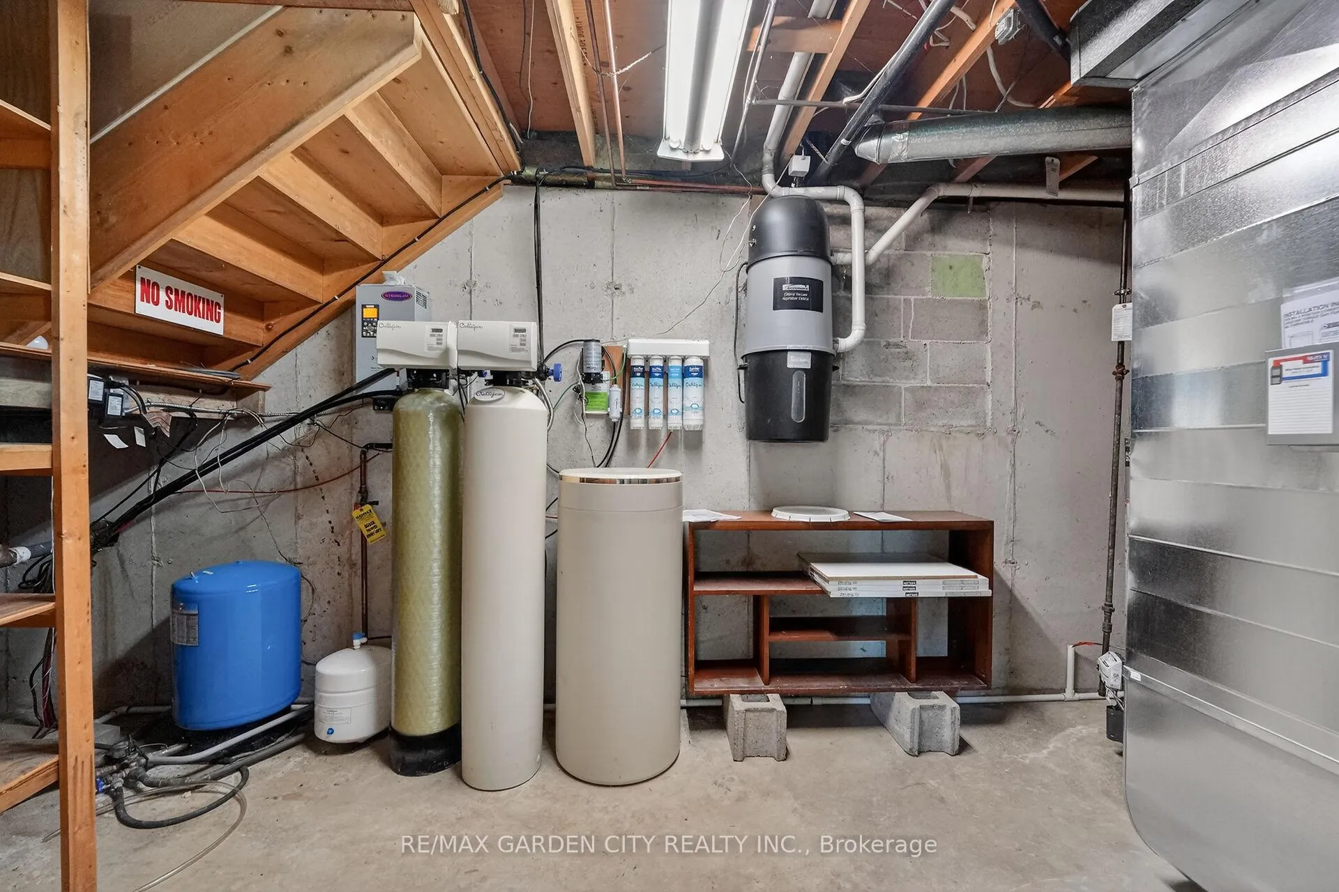 Photo 17 of 1651 Second Avenue, St. Catharines, Rural Fourth — HOMEH