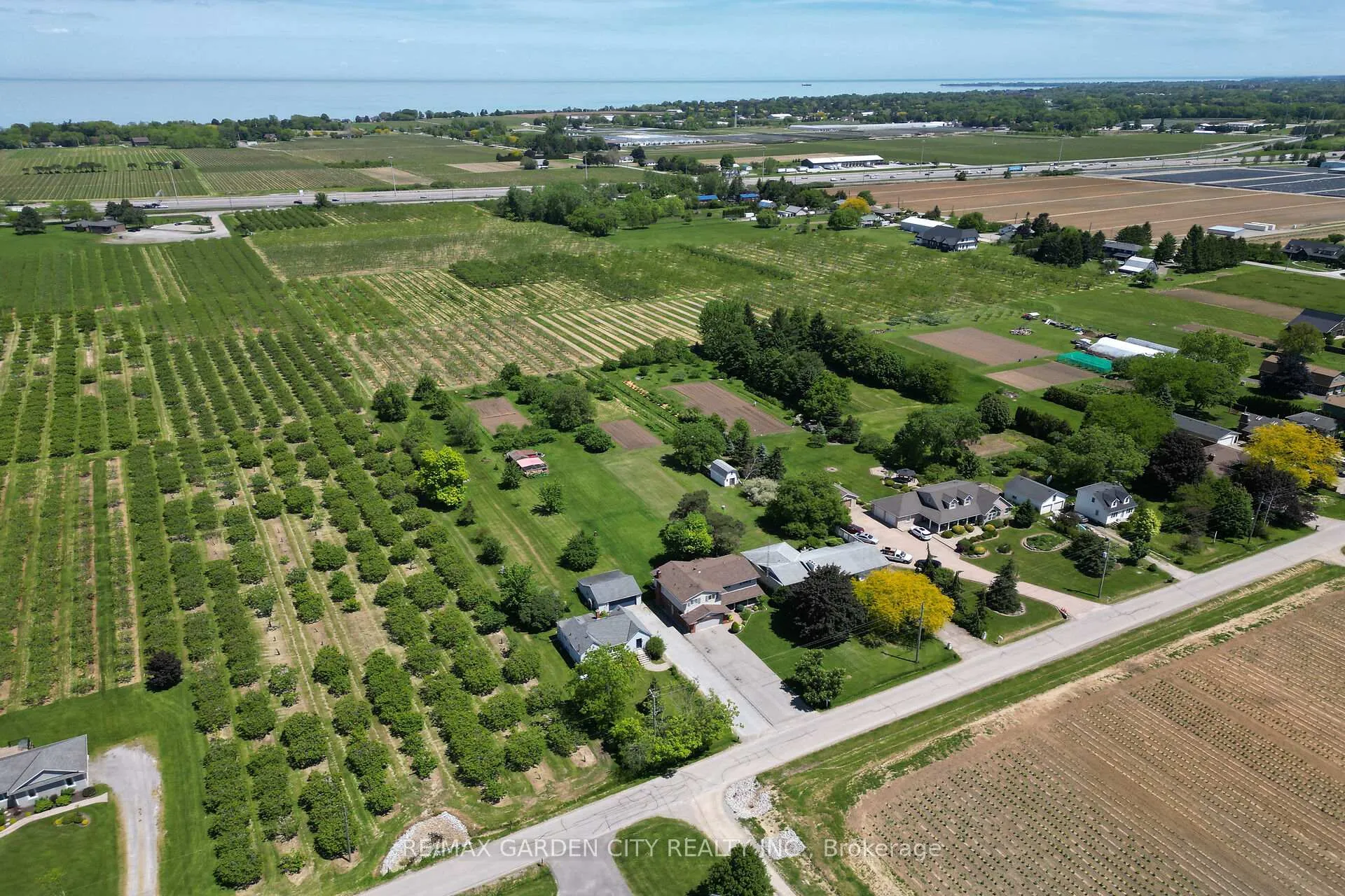 Photo 28 of 1651 Second Avenue, St. Catharines, Rural Fourth — HOMEH