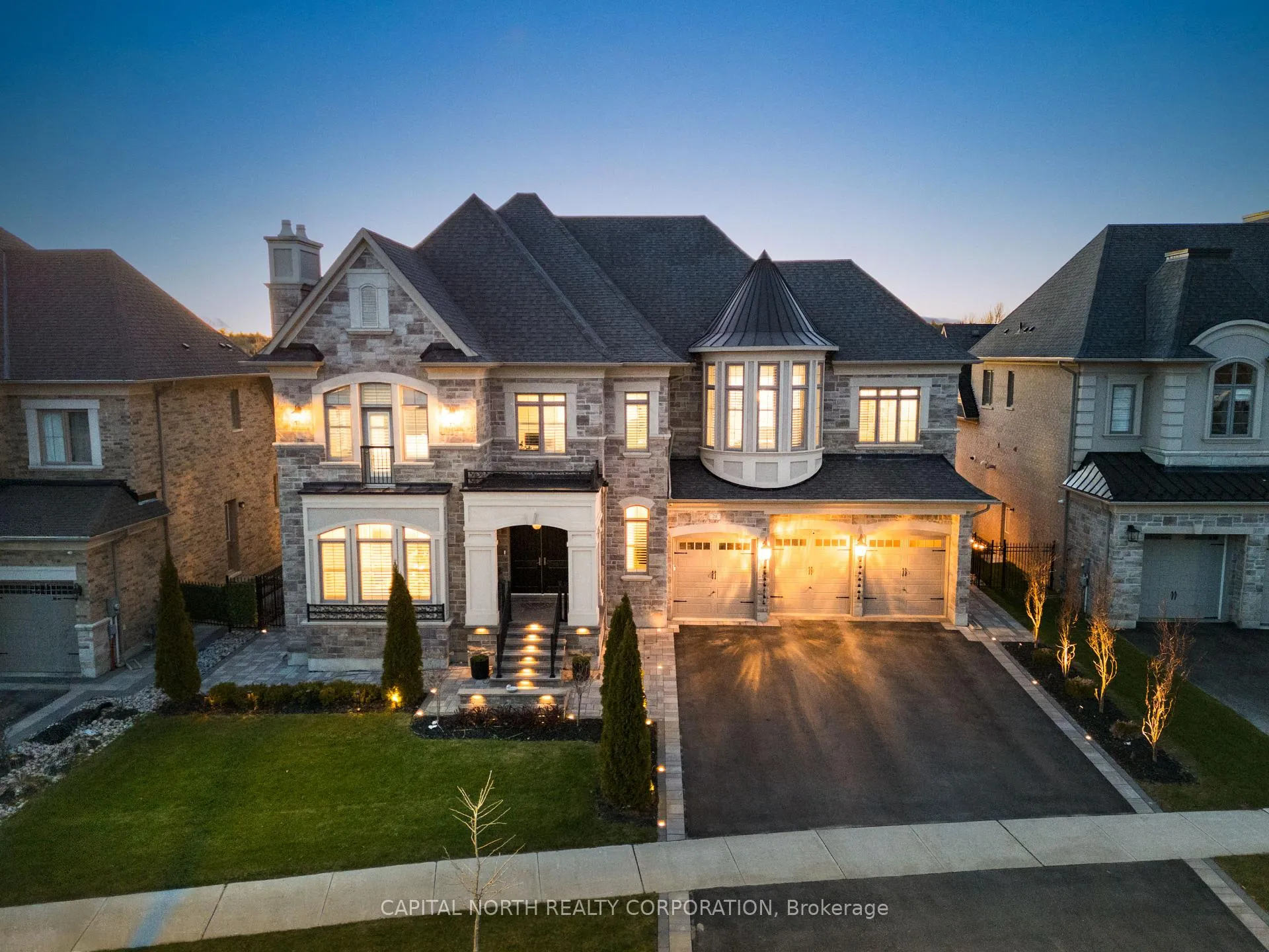 Photo 1 of 28 James Stokes Court, King, King City — HOMEH