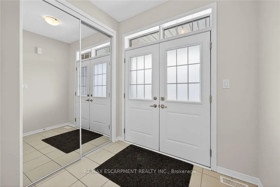 Photo 5 of 20 Armes Street, Hamilton, Binbrook — HOMEH