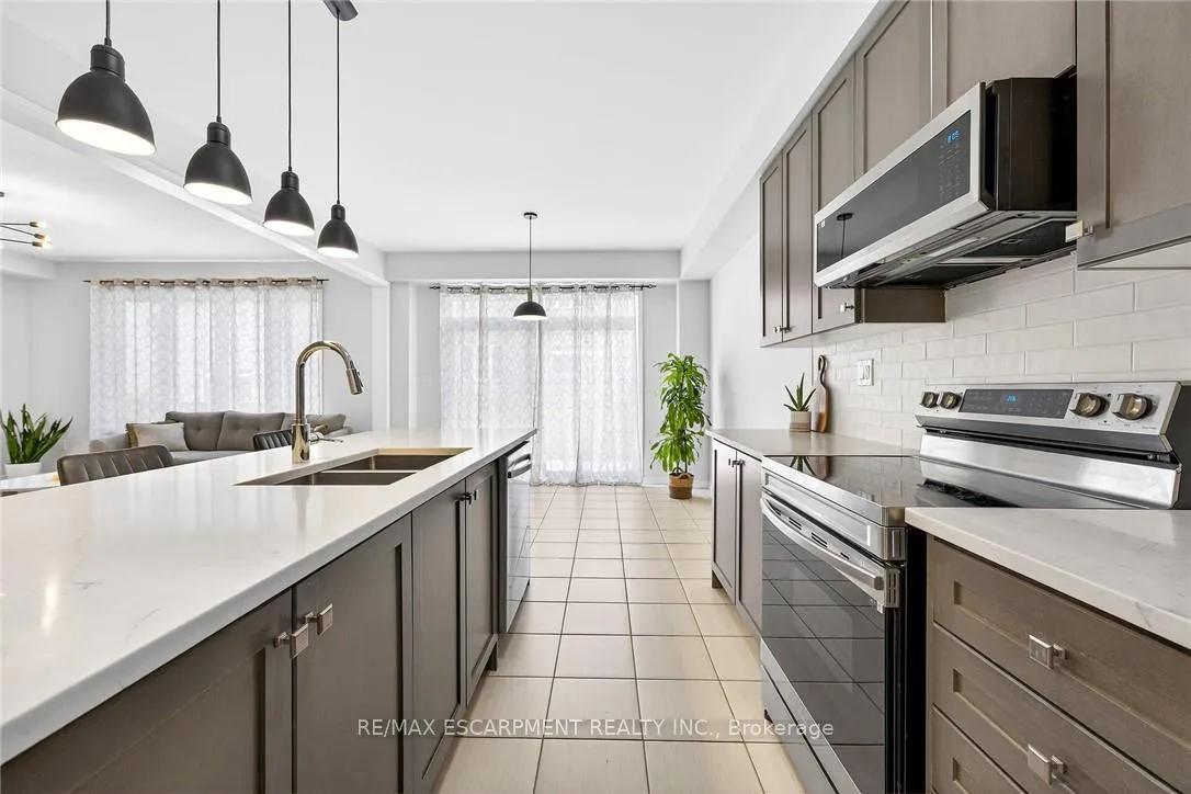 Photo 16 of 20 Armes Street, Hamilton, Binbrook — HOMEH