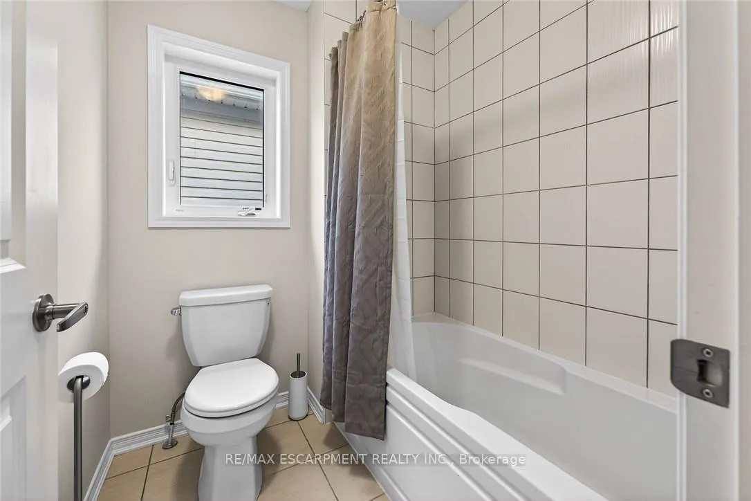 Photo 39 of 20 Armes Street, Hamilton, Binbrook — HOMEH