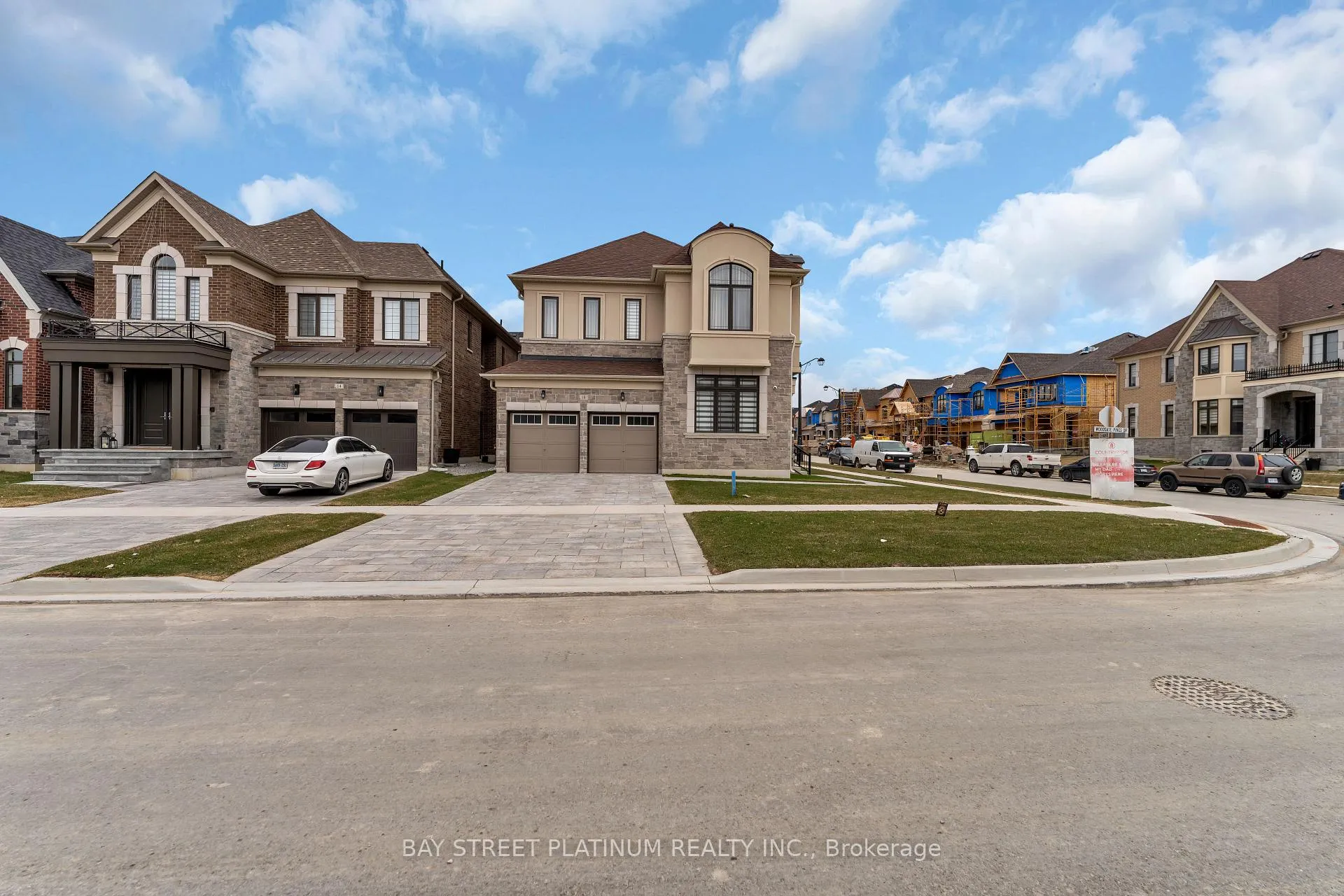 Photo 1 of 18 Woodgate Pines Drive, Vaughan, Kleinburg — HOMEH