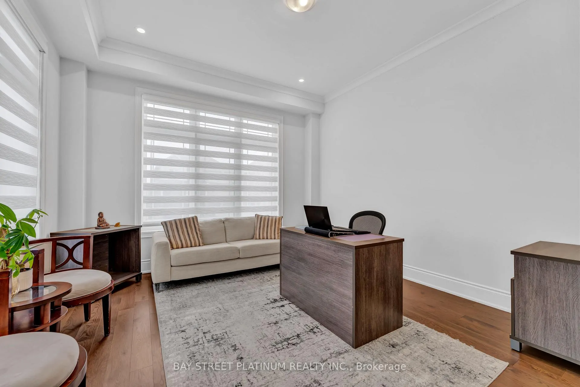 Photo 11 of 18 Woodgate Pines Drive, Vaughan, Kleinburg — HOMEH