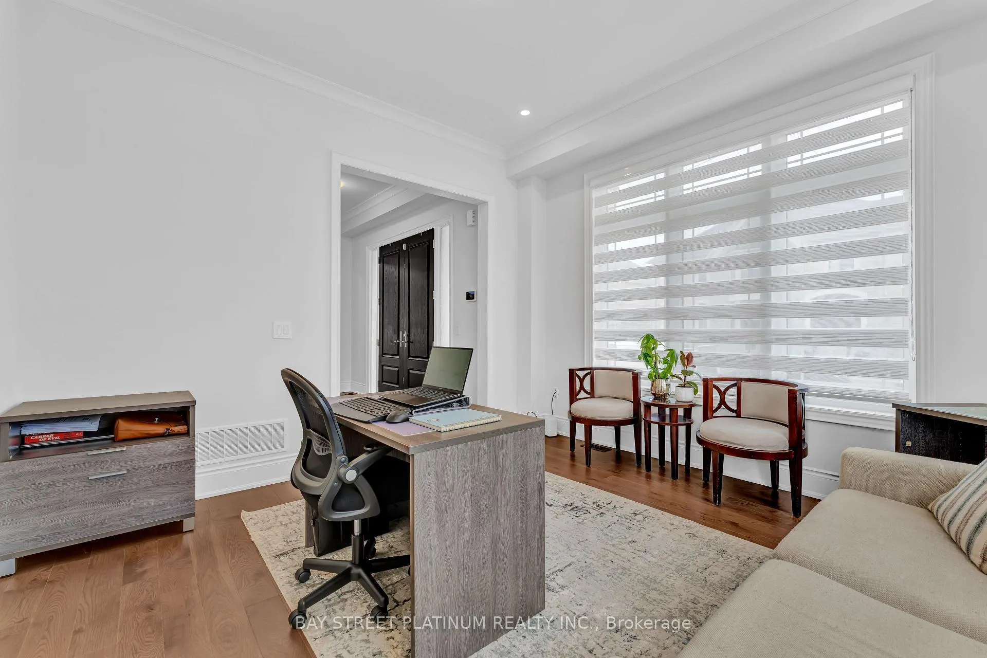 Photo 12 of 18 Woodgate Pines Drive, Vaughan, Kleinburg — HOMEH