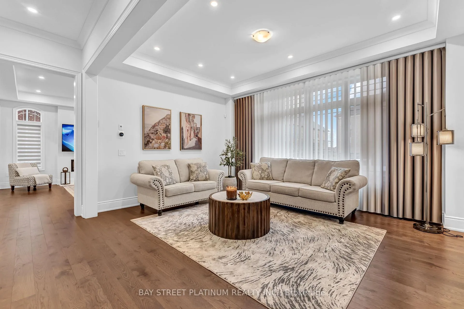 Photo 14 of 18 Woodgate Pines Drive, Vaughan, Kleinburg — HOMEH