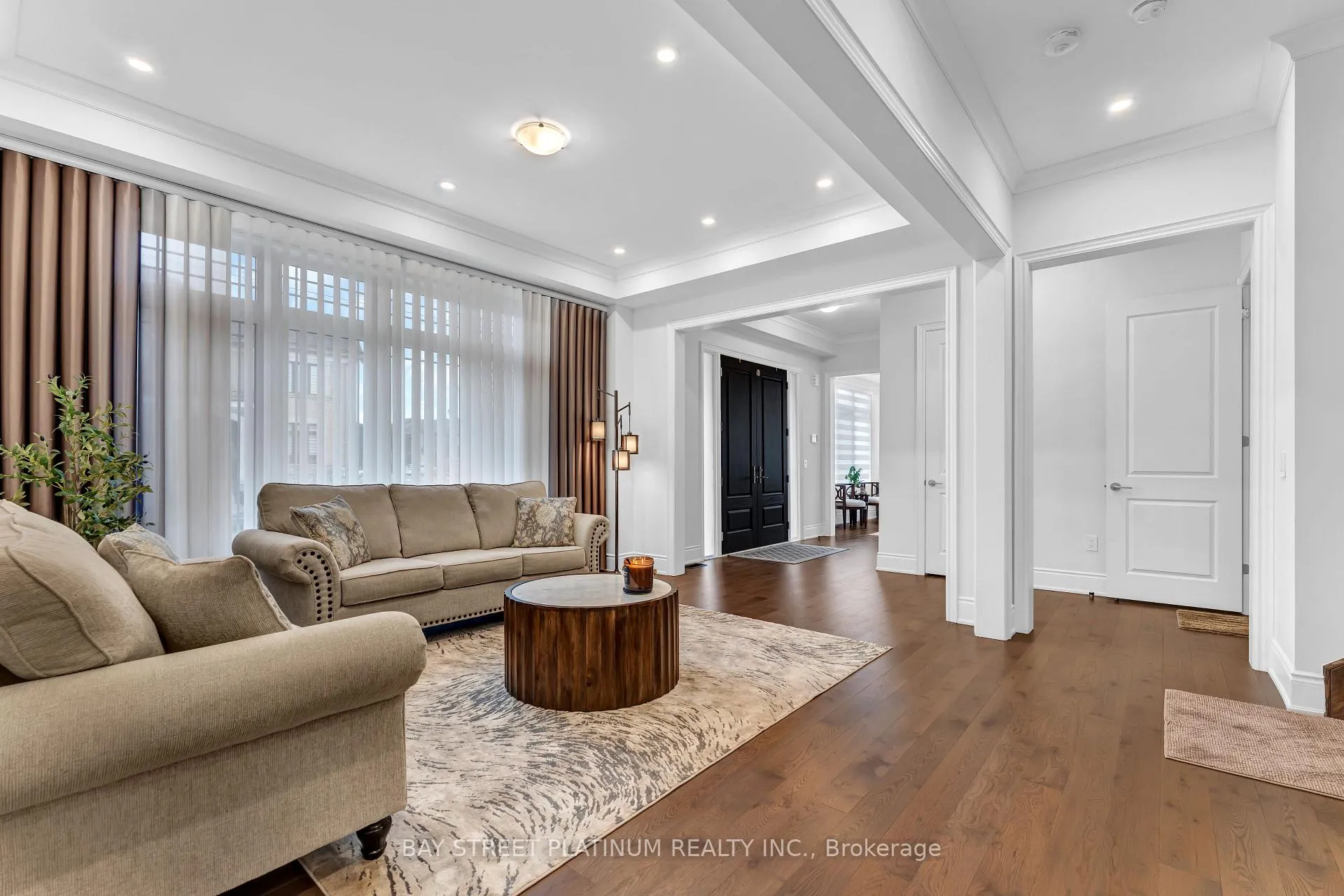 Photo 15 of 18 Woodgate Pines Drive, Vaughan, Kleinburg — HOMEH