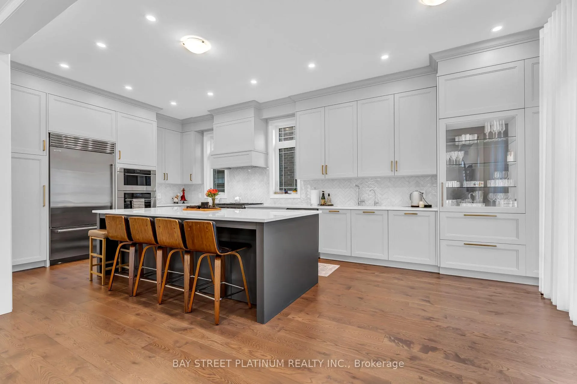 Photo 16 of 18 Woodgate Pines Drive, Vaughan, Kleinburg — HOMEH
