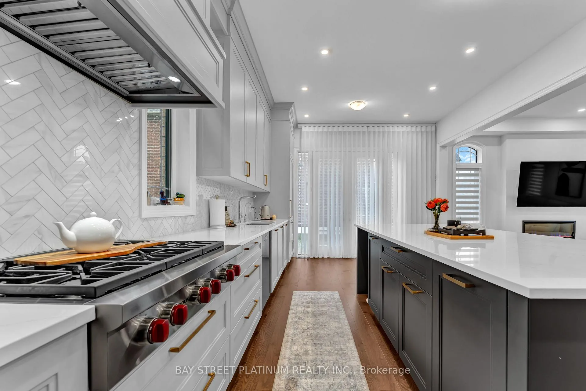 Photo 20 of 18 Woodgate Pines Drive, Vaughan, Kleinburg — HOMEH