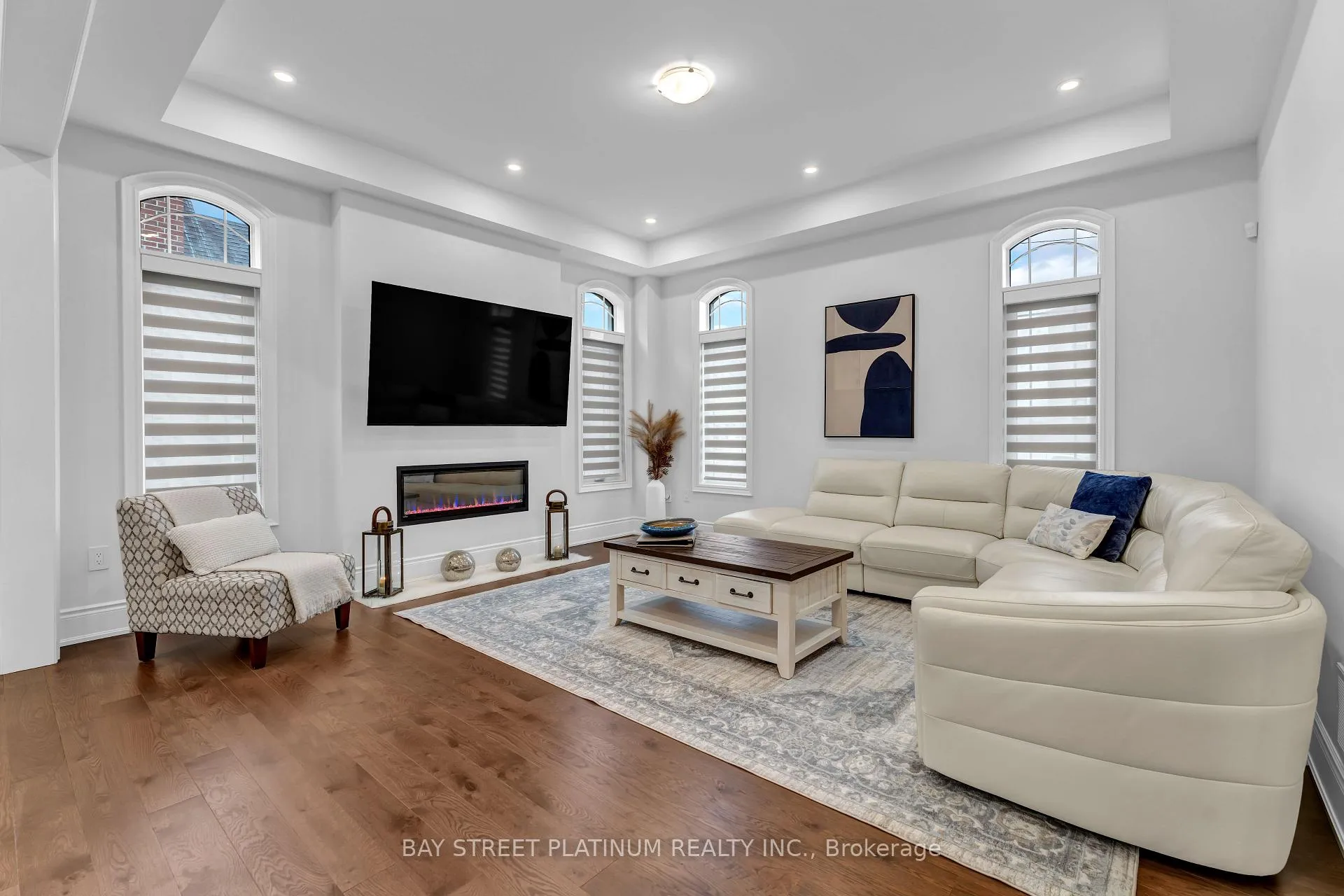 Photo 25 of 18 Woodgate Pines Drive, Vaughan, Kleinburg — HOMEH