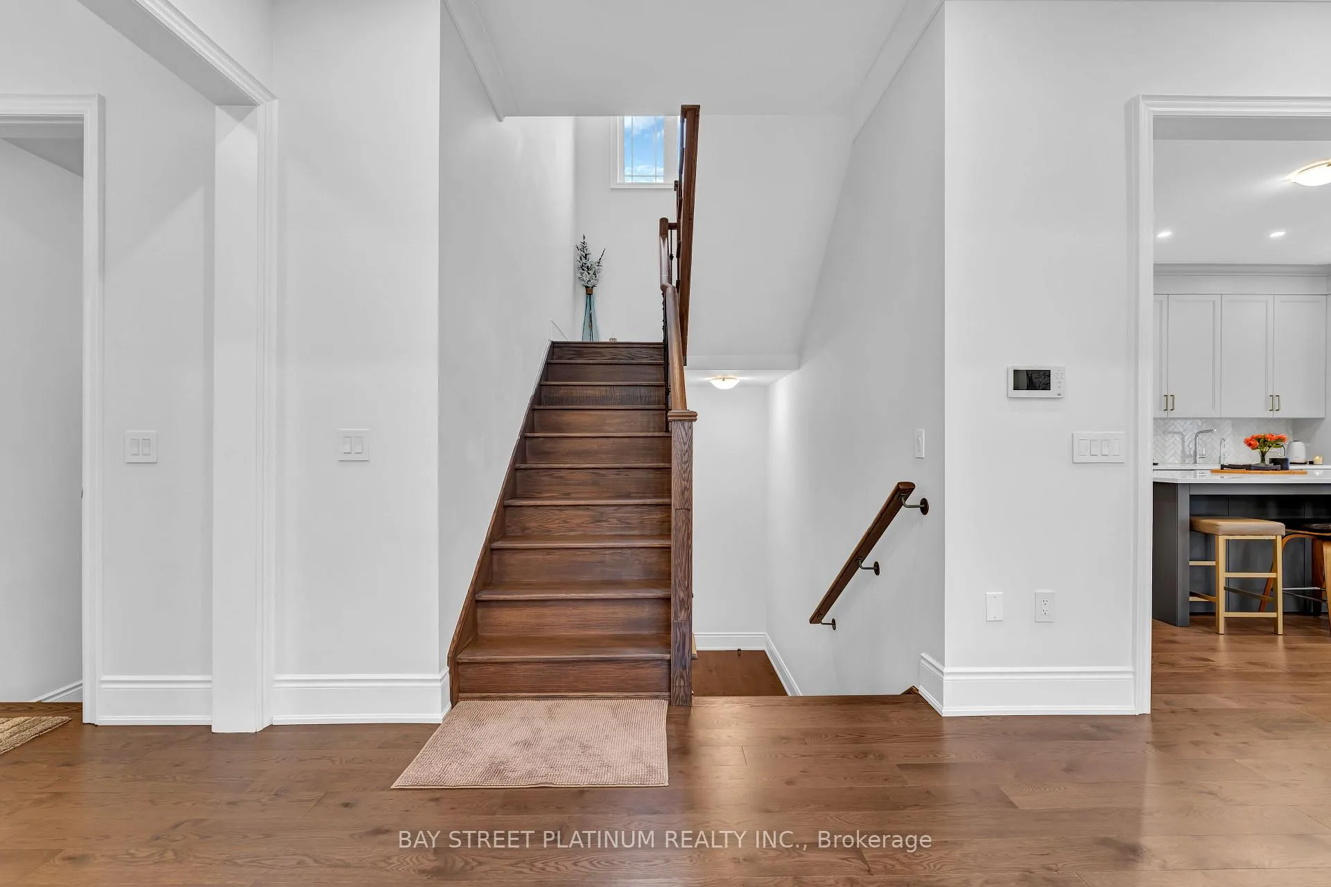 Photo 28 of 18 Woodgate Pines Drive, Vaughan, Kleinburg — HOMEH