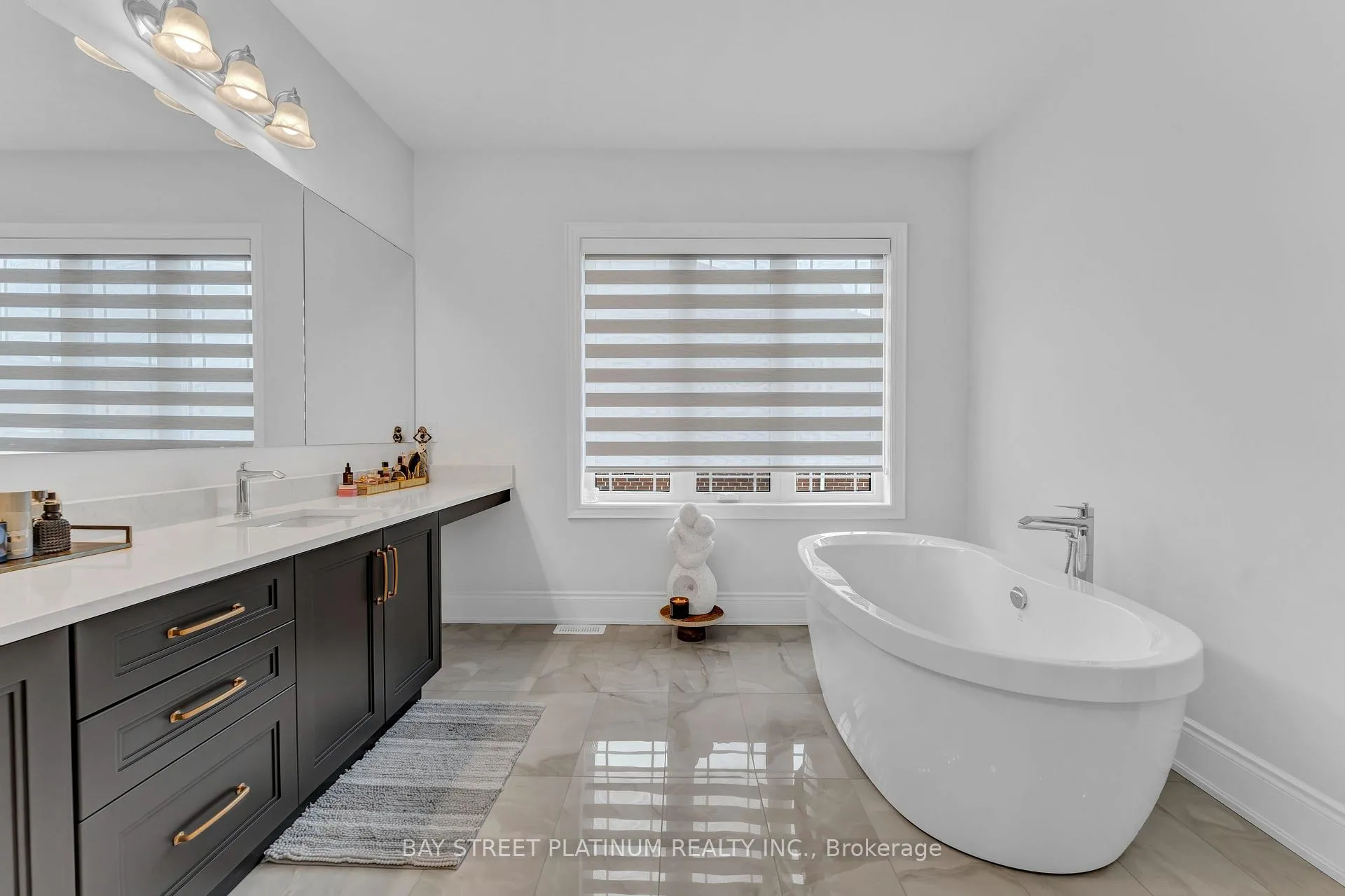 Photo 30 of 18 Woodgate Pines Drive, Vaughan, Kleinburg — HOMEH