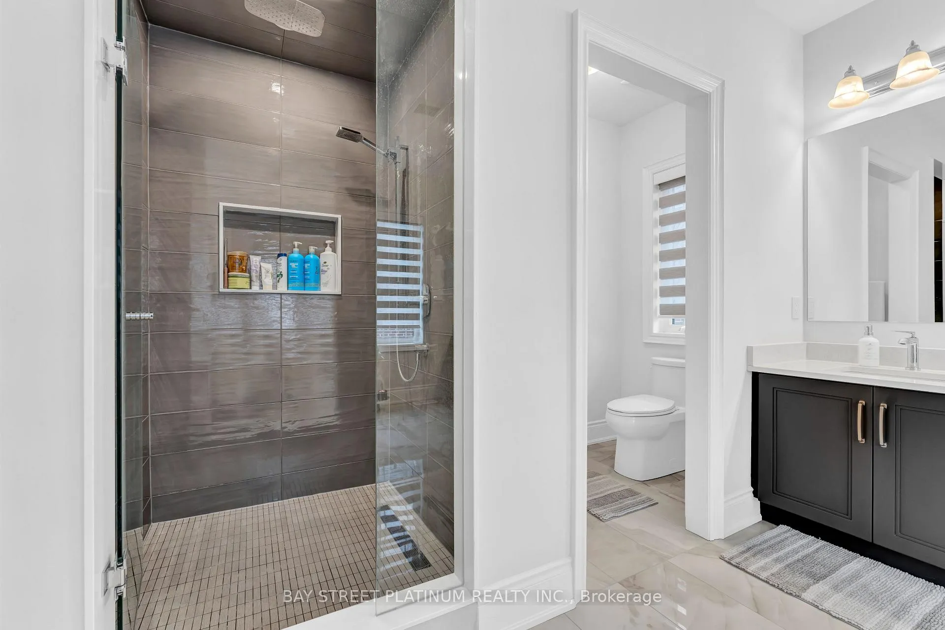 Photo 33 of 18 Woodgate Pines Drive, Vaughan, Kleinburg — HOMEH