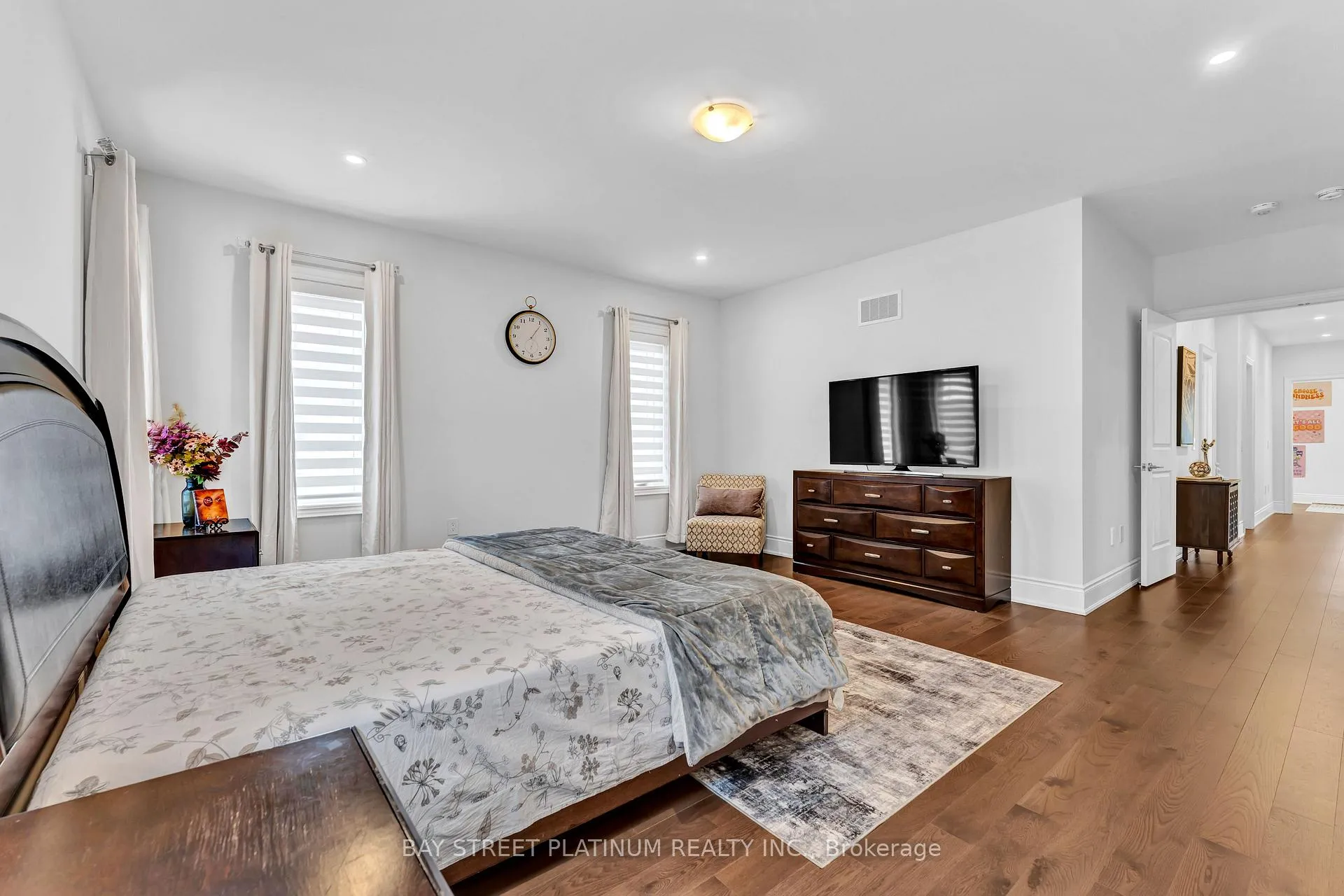 Photo 36 of 18 Woodgate Pines Drive, Vaughan, Kleinburg — HOMEH