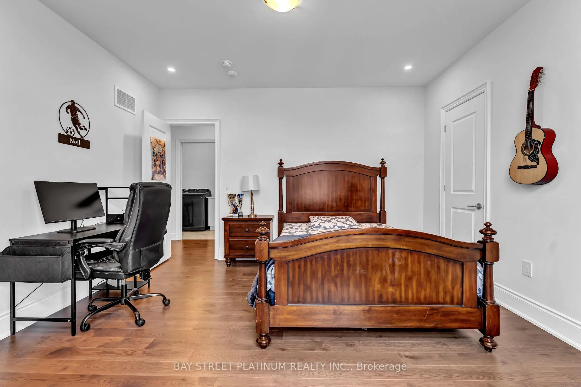 Photo 39 of 18 Woodgate Pines Drive, Vaughan, Kleinburg — HOMEH
