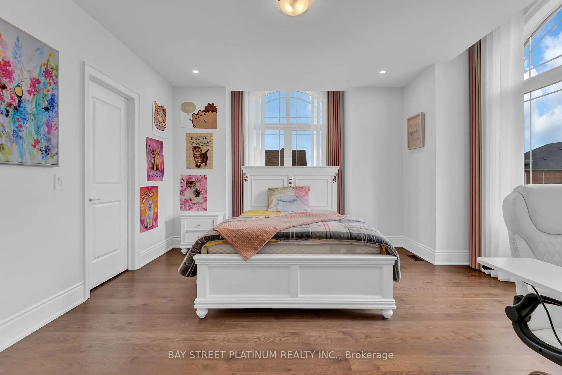 Photo 41 of 18 Woodgate Pines Drive, Vaughan, Kleinburg — HOMEH