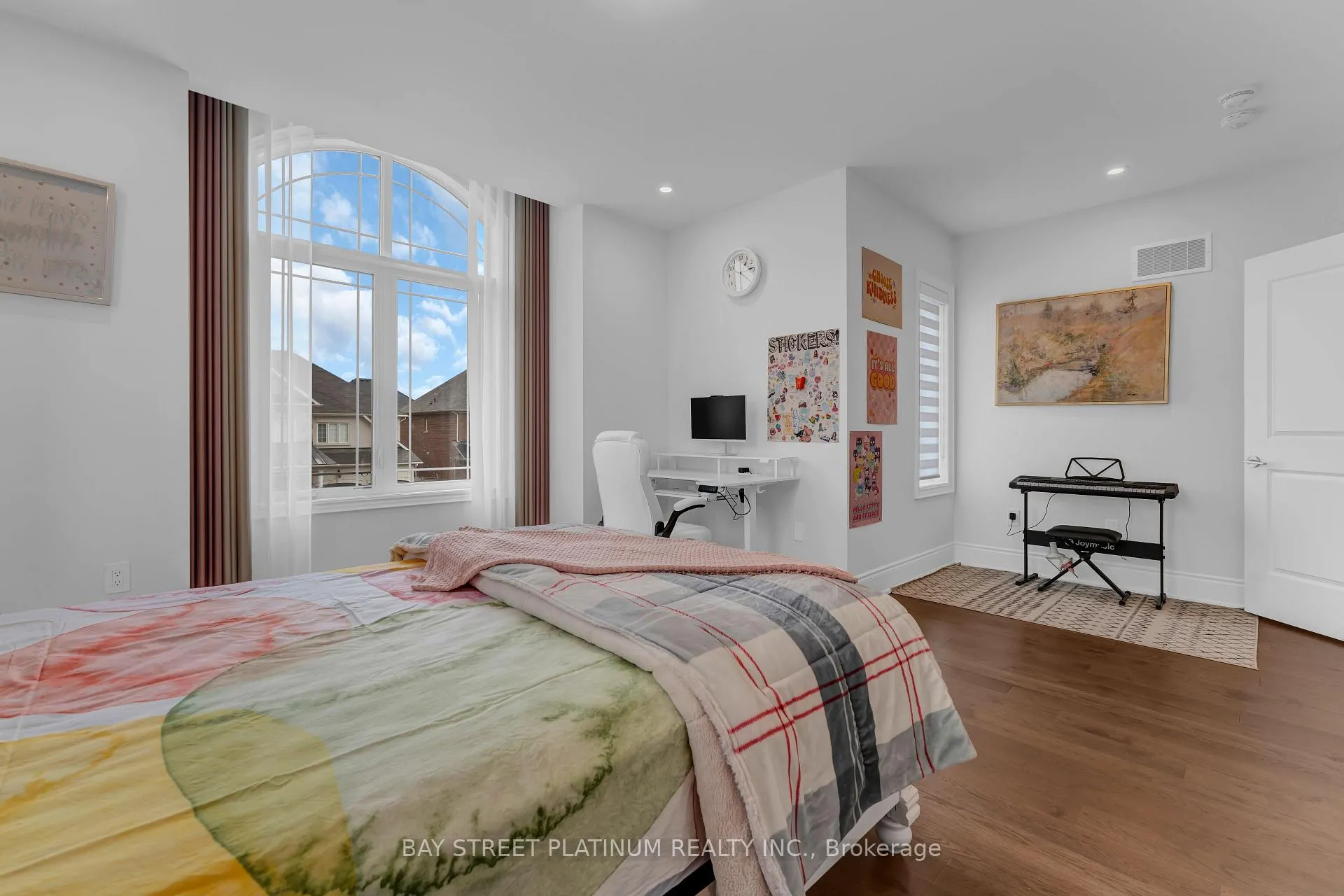 Photo 43 of 18 Woodgate Pines Drive, Vaughan, Kleinburg — HOMEH