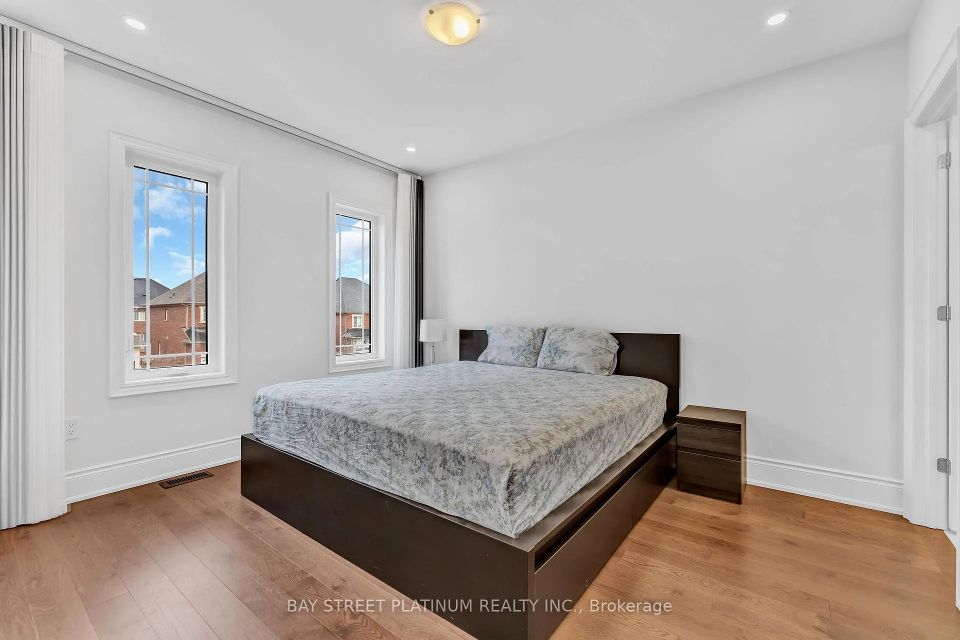 Photo 47 of 18 Woodgate Pines Drive, Vaughan, Kleinburg — HOMEH